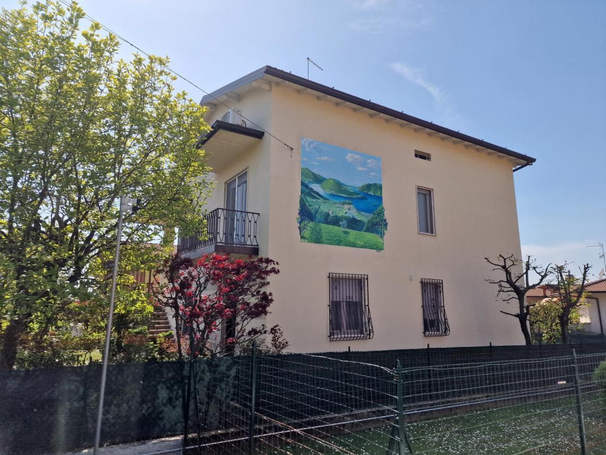 B&B A Due Passi Dal Lago Adro Exterior photo